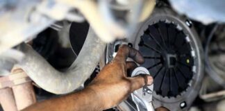 Objawy zużycia sprzęgła i wymiana podzespołu