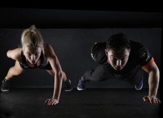 Gdzie jest pompka spryskiwaczy scenic 2? Gdzie jest pompka spryskiwaczy scenic 2?