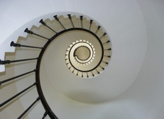 Dlaczego biegi nie wchodzą na odpalonym silniku? Dlaczego biegi nie wchodzą na odpalonym silniku?