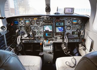 Czym najlepiej czyścić kokpit?
